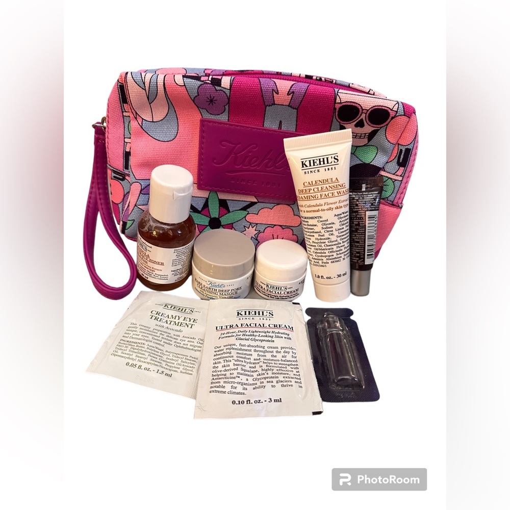 Kiehl’s Beauty Bundle with zippered cosmetic case and 7 products